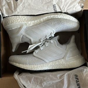 NWT. Adidas ultraboost in white 5.5 women’s